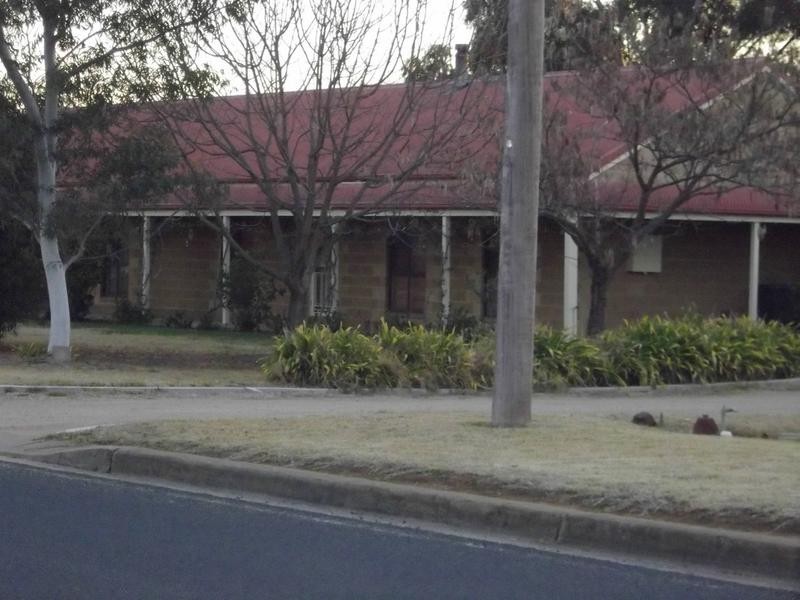 16 Dawson Drive, Cowra NSW 2794