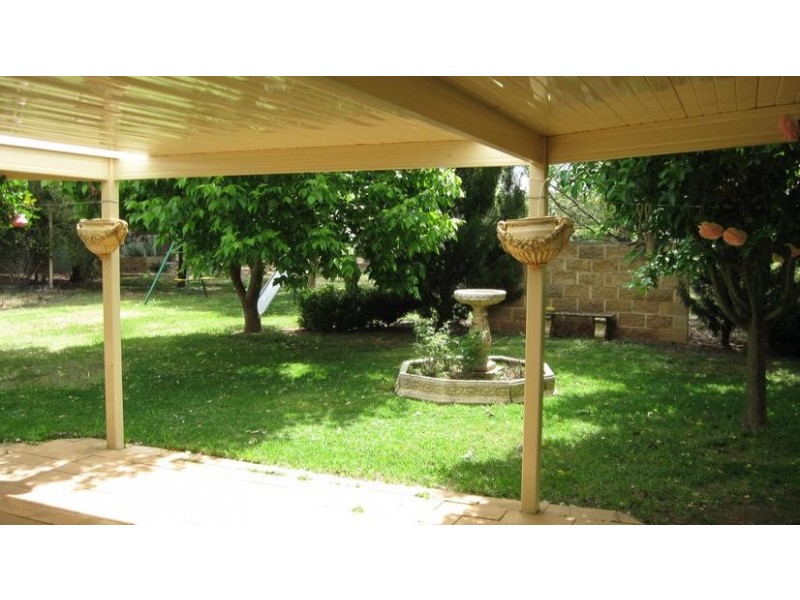 16 Dawson Drive, Cowra NSW 2794