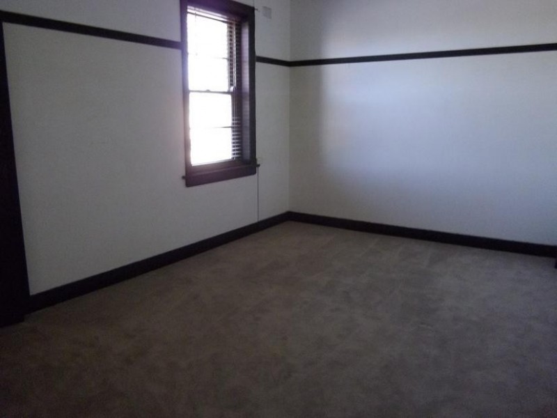 80 Kendal Street, Cowra NSW 2794