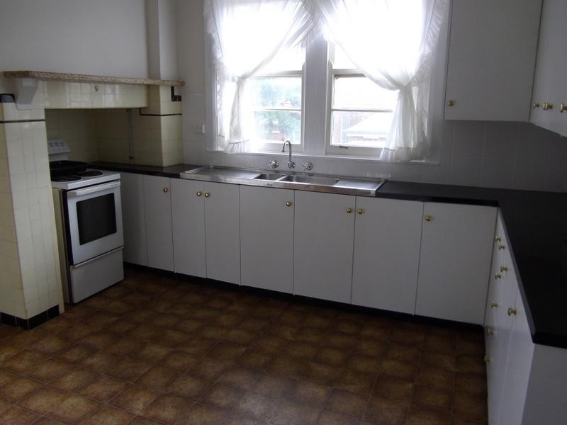 80 Kendal Street, Cowra NSW 2794