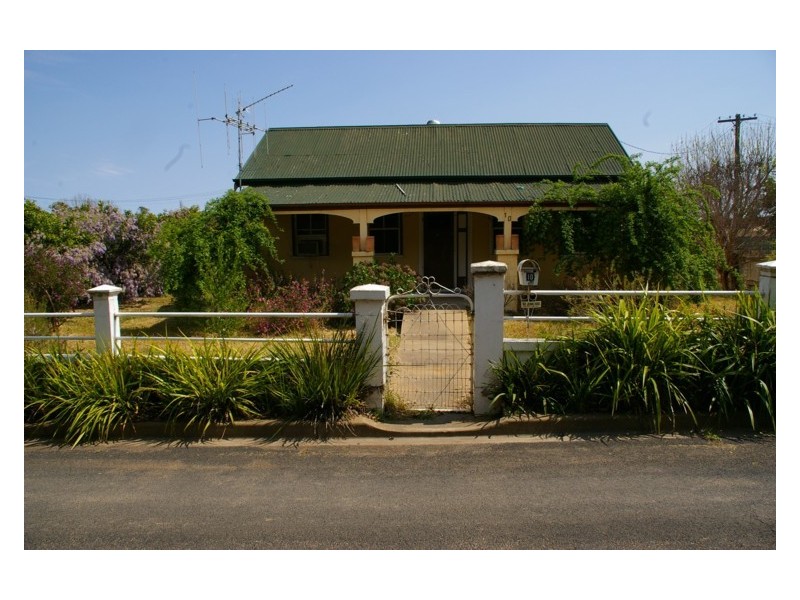 10 Vaux Lane, Cowra NSW 2794