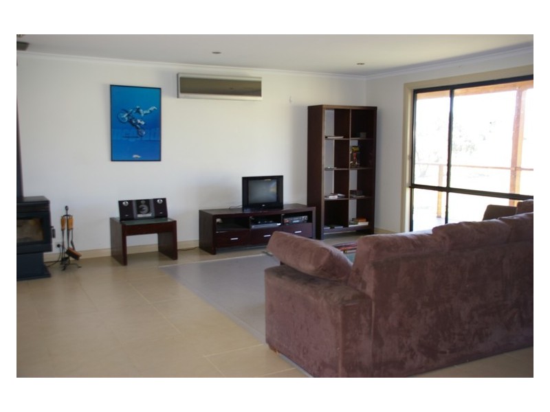 305 Horton Drive, Woodstock NSW 2793