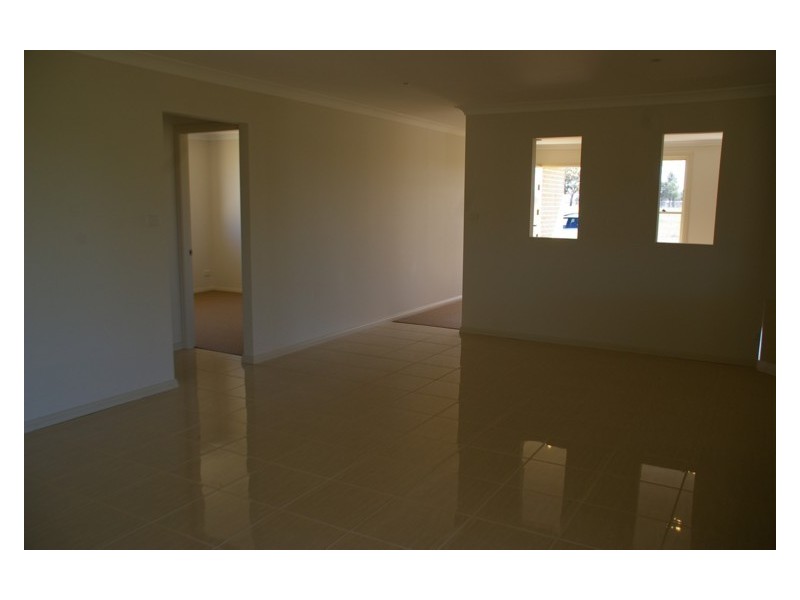 10 Mirage Drive, Cowra NSW 2794