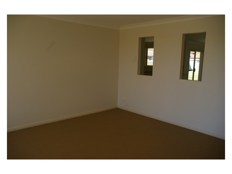 10 Mirage Drive, Cowra NSW 2794