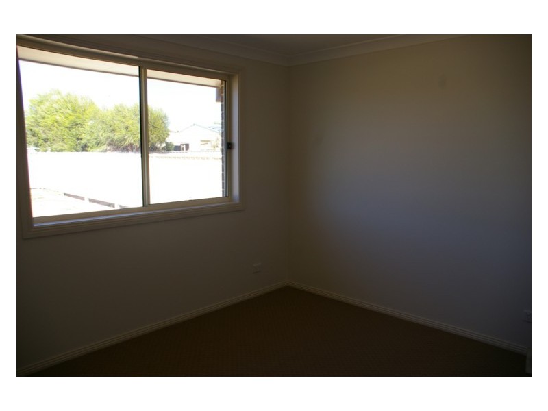 10 Mirage Drive, Cowra NSW 2794