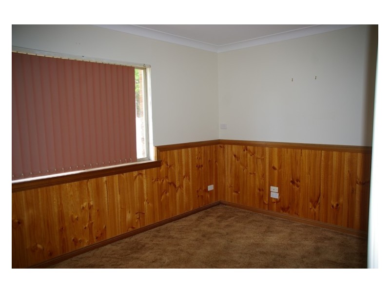 33 Nelson Street, Cowra NSW 2794