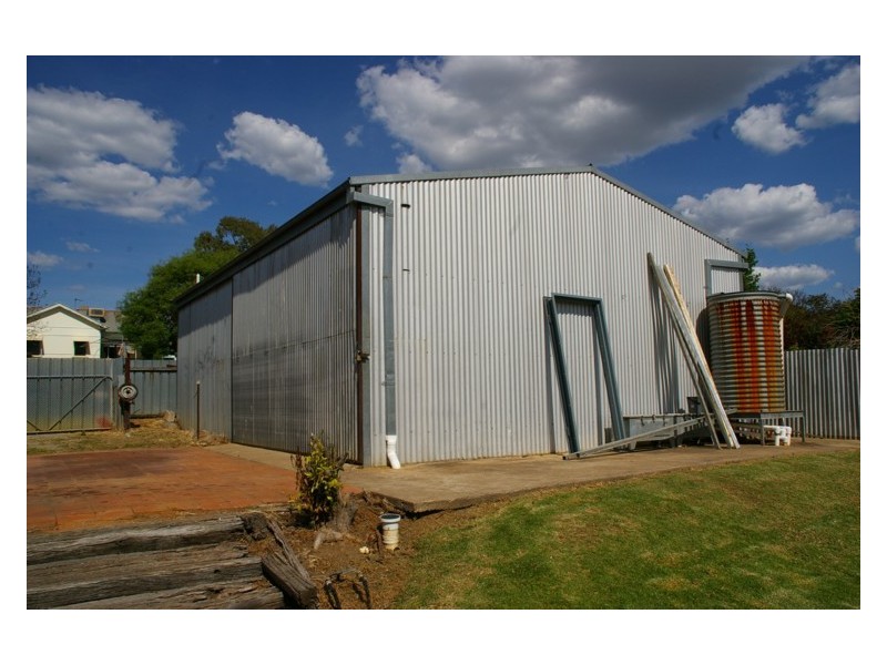 33 Nelson Street, Cowra NSW 2794