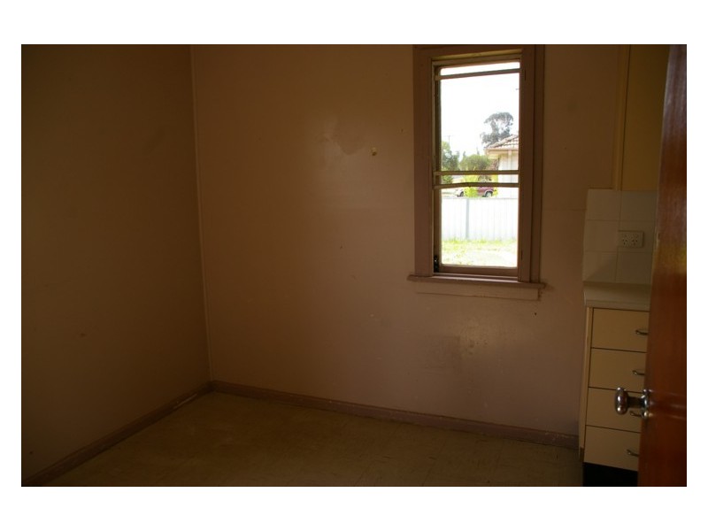 20 Logan Street, Cowra NSW 2794