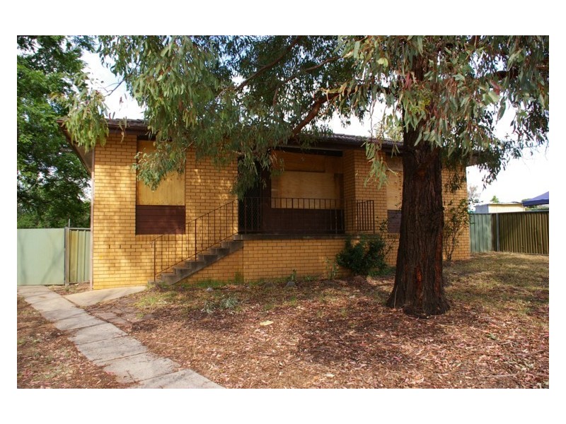 27 Jindalee Circuit, Cowra NSW 2794