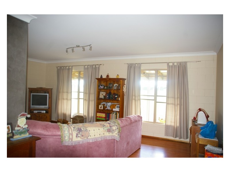 59 Vernon Drive, Cowra NSW 2794