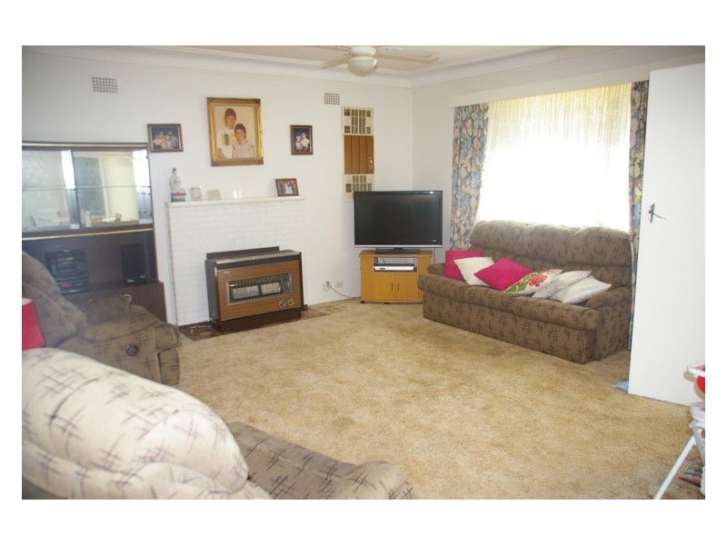76 Fitzroy Avenue, Cowra NSW 2794