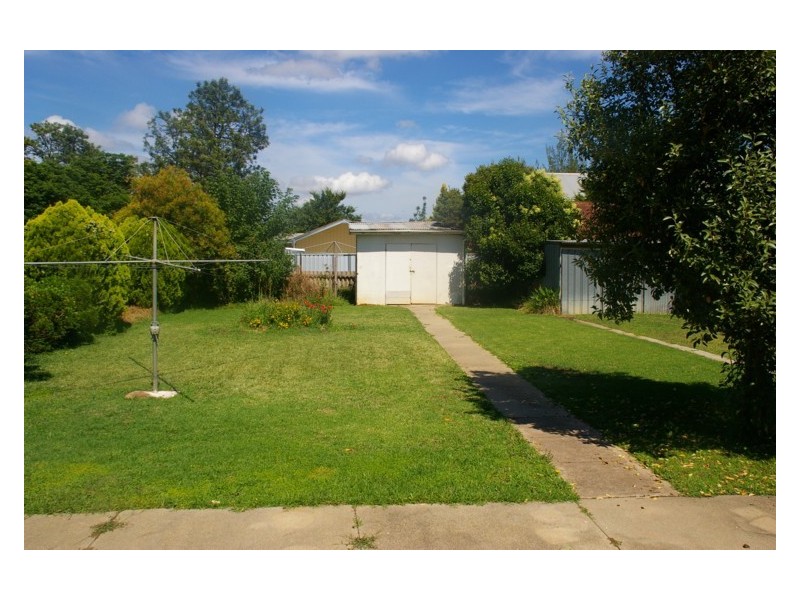 76 Fitzroy Avenue, Cowra NSW 2794