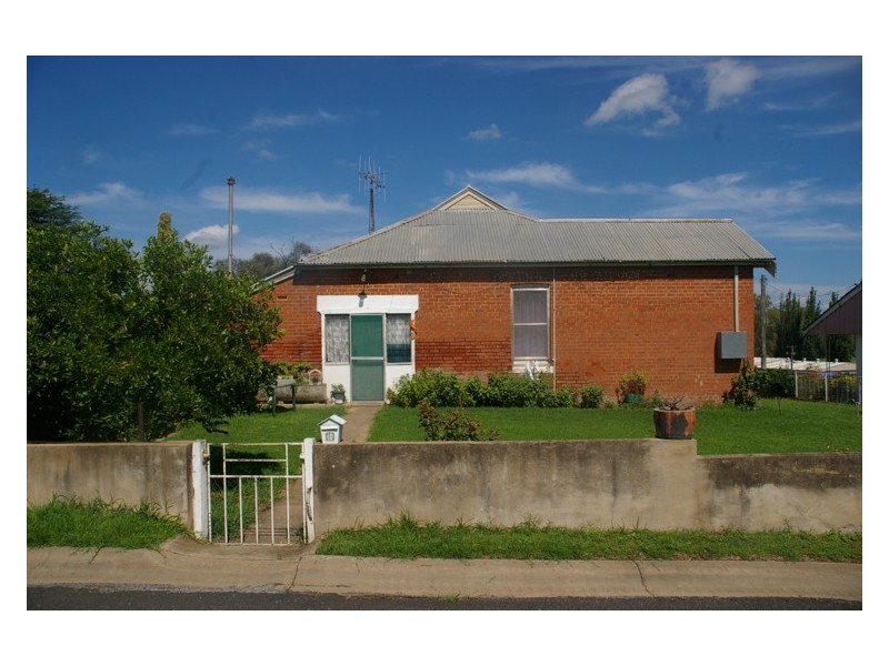 10 Neila Lane, Cowra NSW 2794