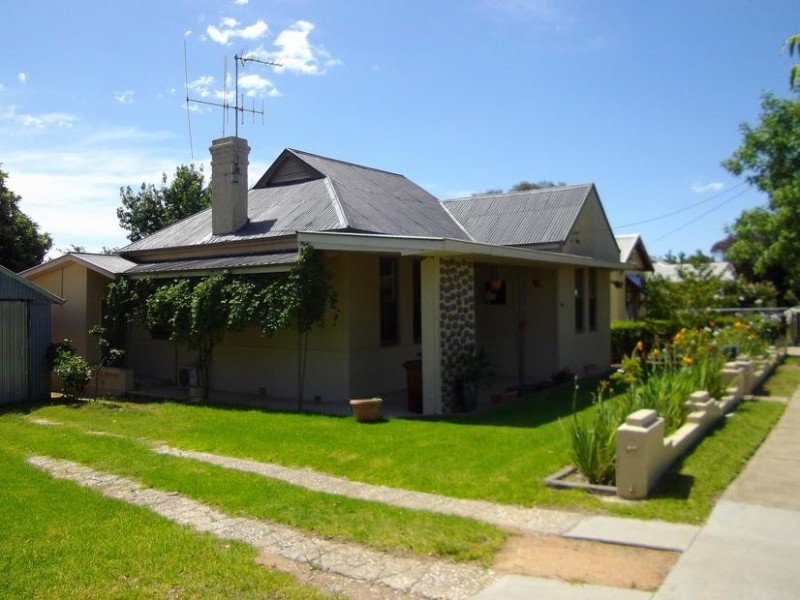 64 Darling Street, Cowra NSW 2794