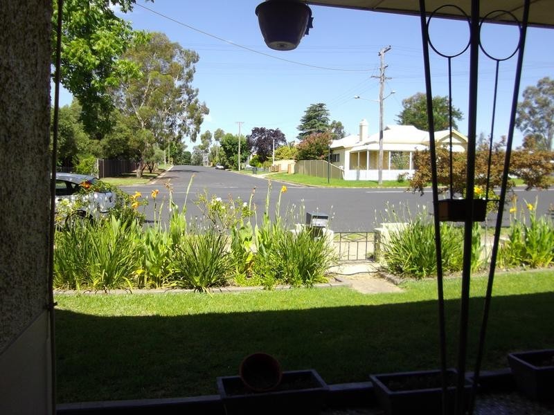 64 Darling Street, Cowra NSW 2794