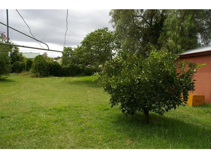 35 Lee Street, Cowra NSW 2794