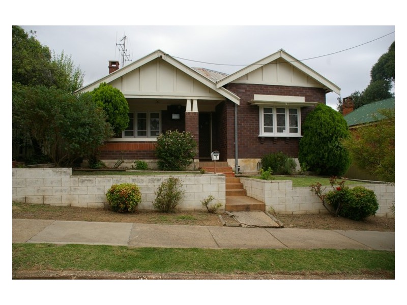 7 Smith Street, Cowra NSW 2794