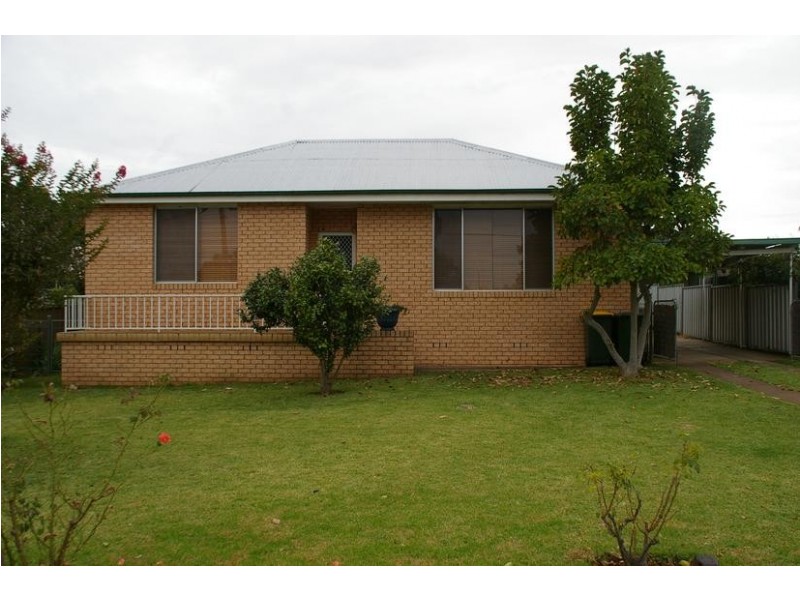 12 Myall Street, Cowra NSW 2794