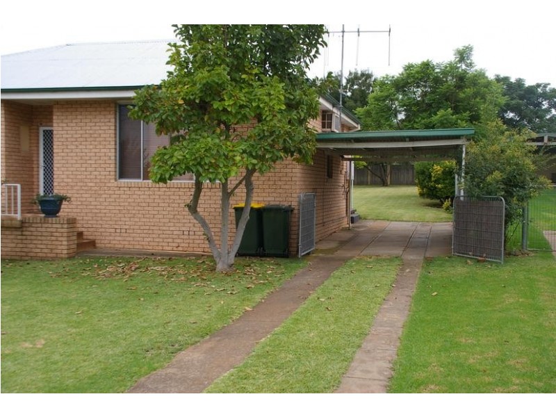 12 Myall Street, Cowra NSW 2794