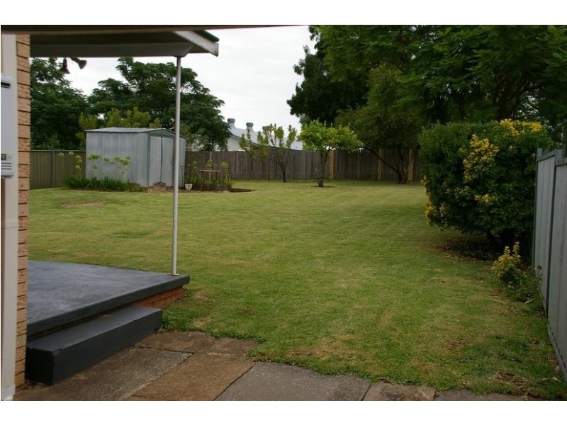 12 Myall Street, Cowra NSW 2794