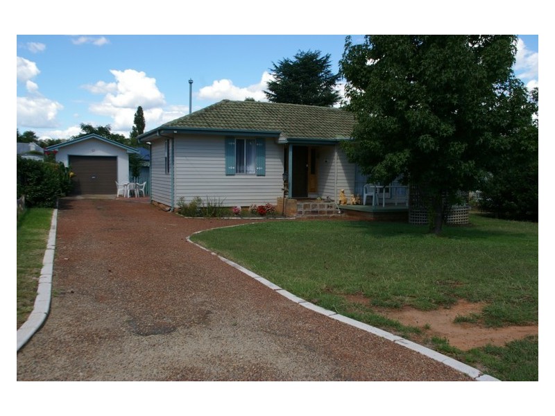 17 Cooyal Street, Cowra NSW 2794