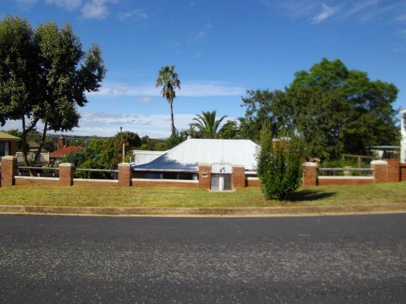 9 Daly Street, Cowra NSW 2794
