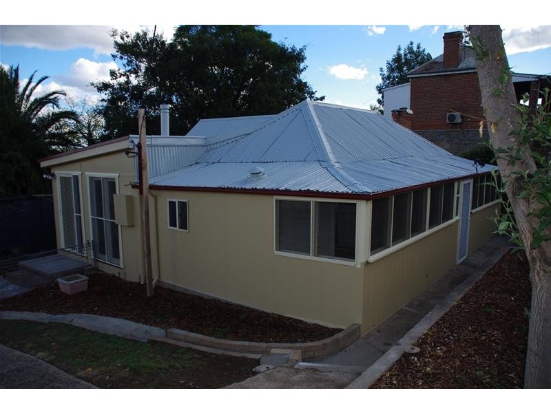 9 Daly Street, Cowra NSW 2794