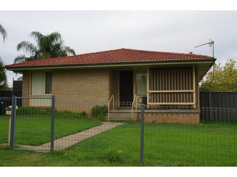 1 Jindalee Circuit, Cowra NSW 2794
