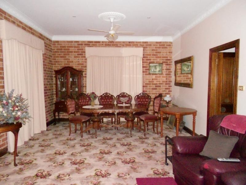 9 Fish Fossil Drive, Canowindra NSW 2804