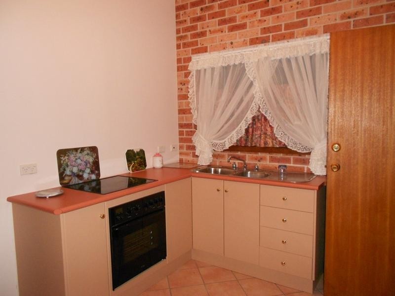 9 Fish Fossil Drive, Canowindra NSW 2804