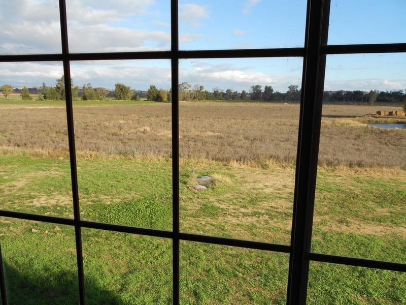 9 Fish Fossil Drive, Canowindra NSW 2804