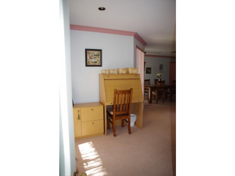 12 Echuca Place, Cowra NSW 2794