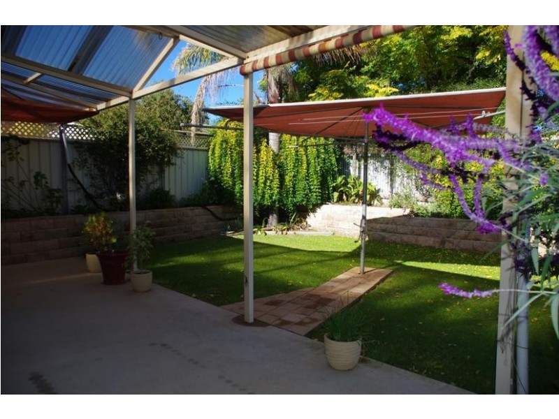 12 Echuca Place, Cowra NSW 2794