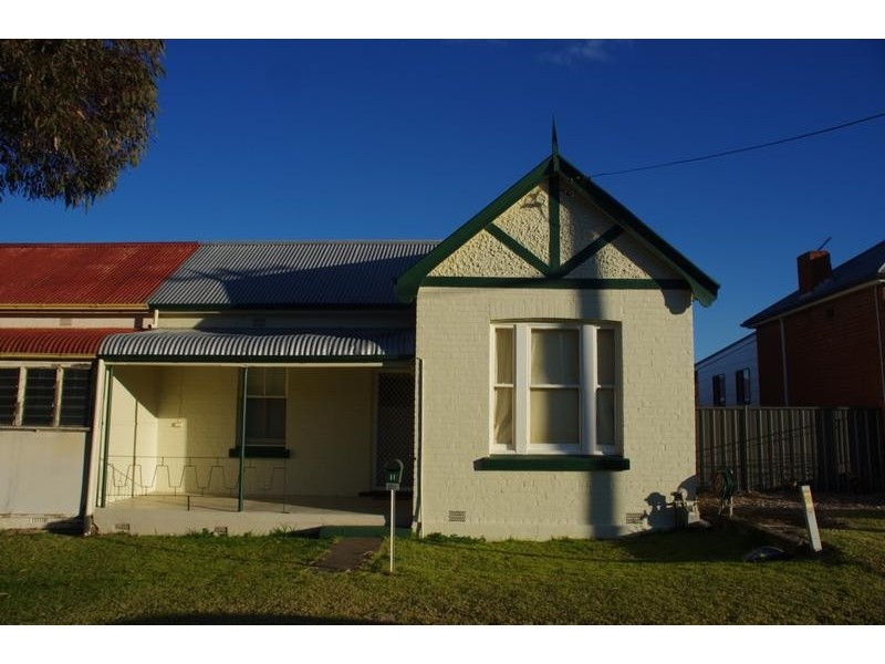11 Railway Street, Cowra NSW 2794