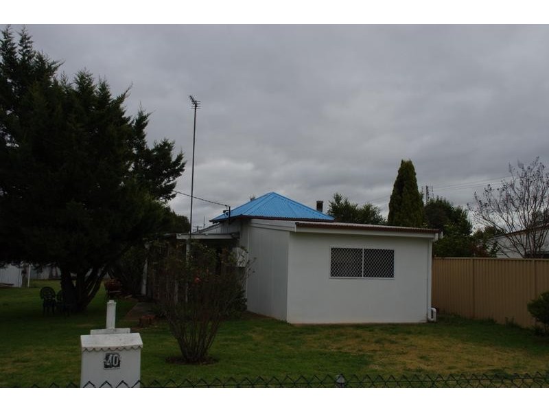40 Lee Street, Cowra NSW 2794