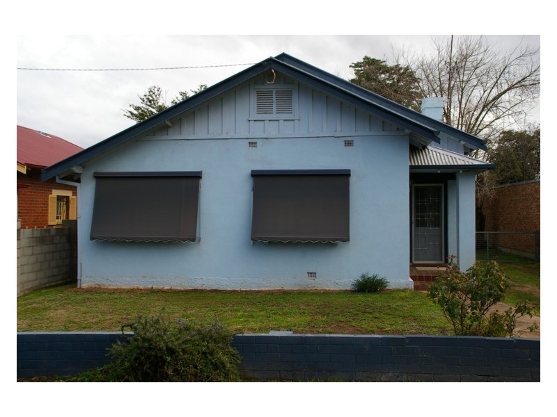 14 Vaux Lane, Cowra NSW 2794