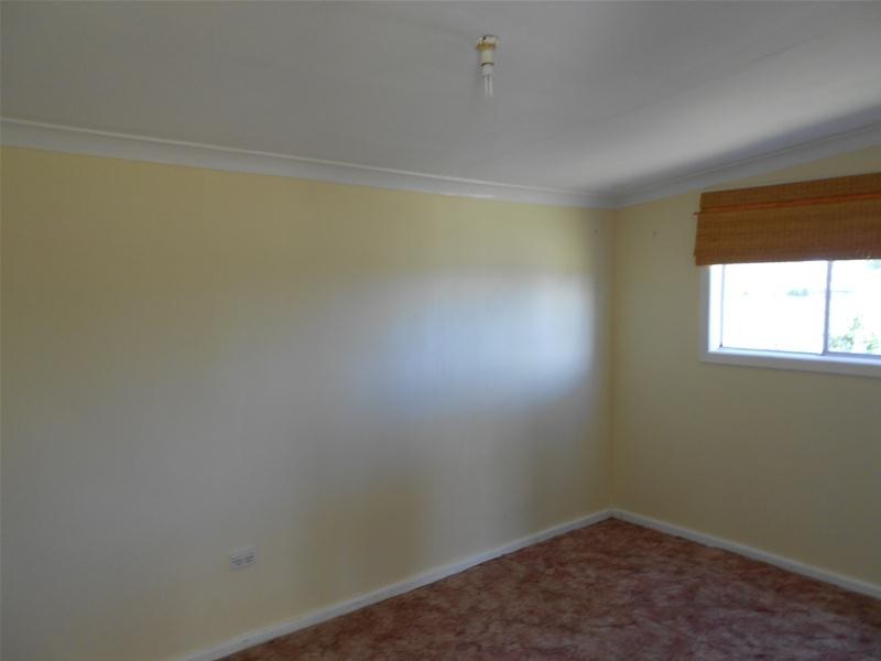 25 Robinson Street, Woodstock NSW 2538