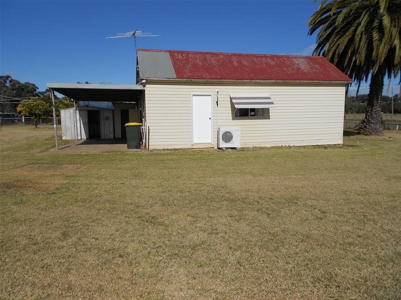 25 Robinson Street, Woodstock NSW 2538