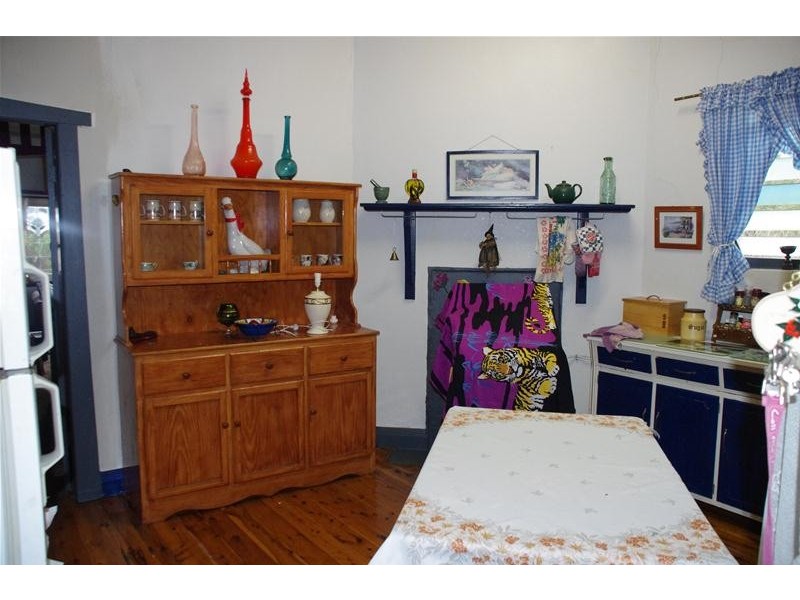 27 Liverpool Street, Cowra NSW 2794