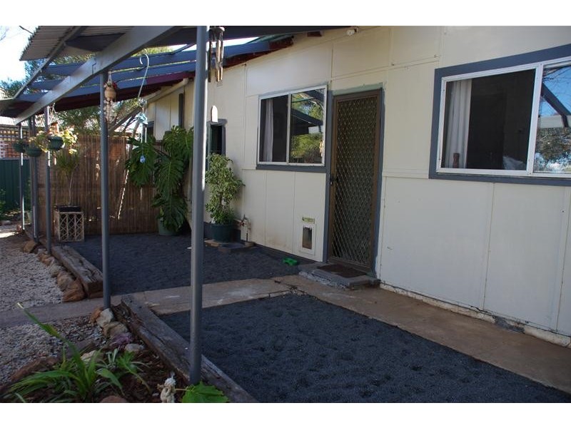 27 Liverpool Street, Cowra NSW 2794