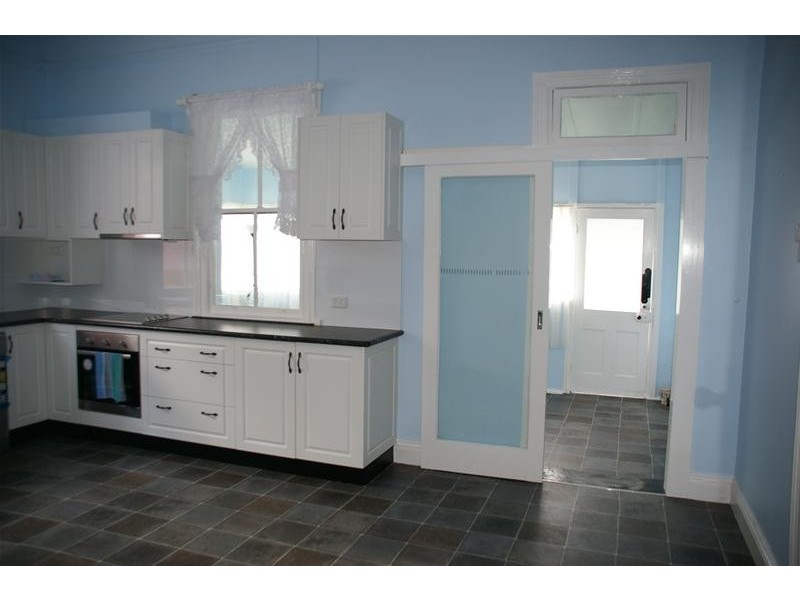 11 Vaux Street, Cowra NSW 2794