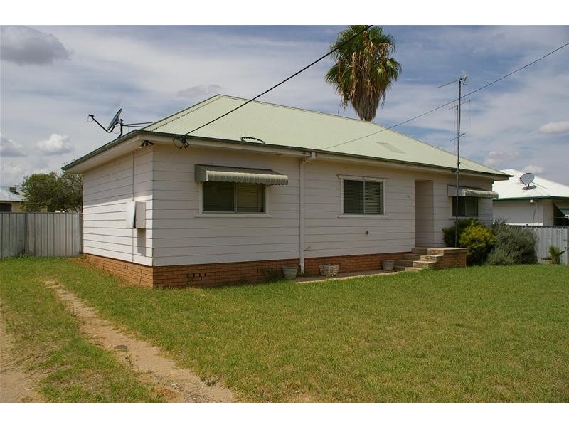 35 Victor Street, Cowra NSW 2794