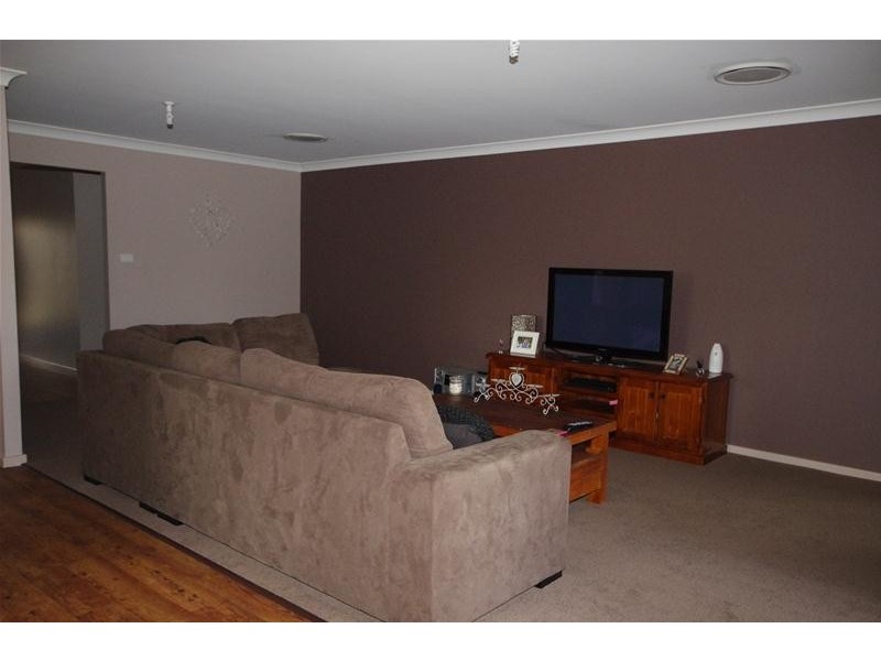 4 Mirage Drive, Cowra NSW 2794