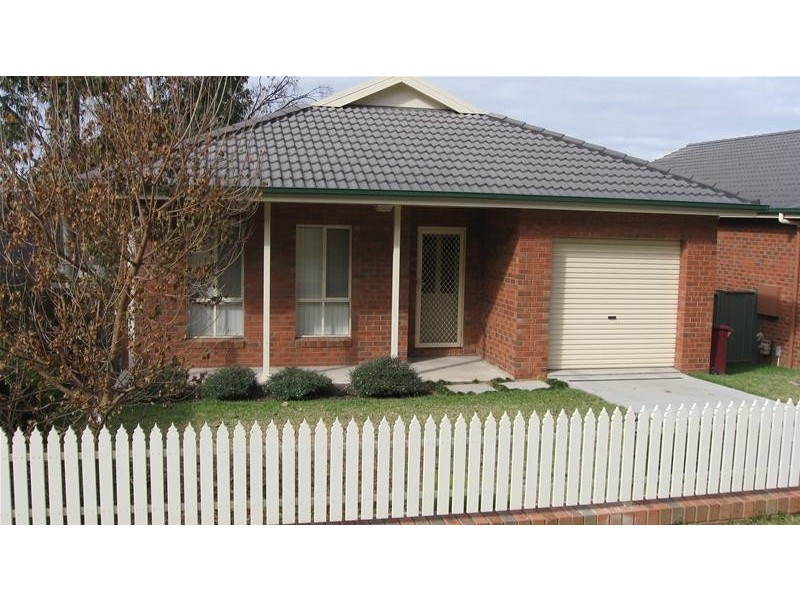 3/2 Amie Street, Cowra NSW 2794