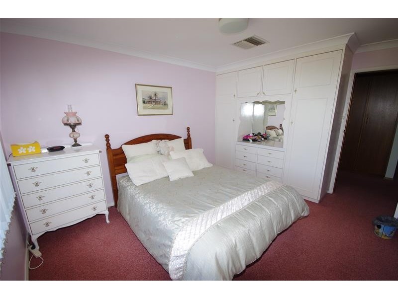 16 Comerford Street, Cowra NSW 2794