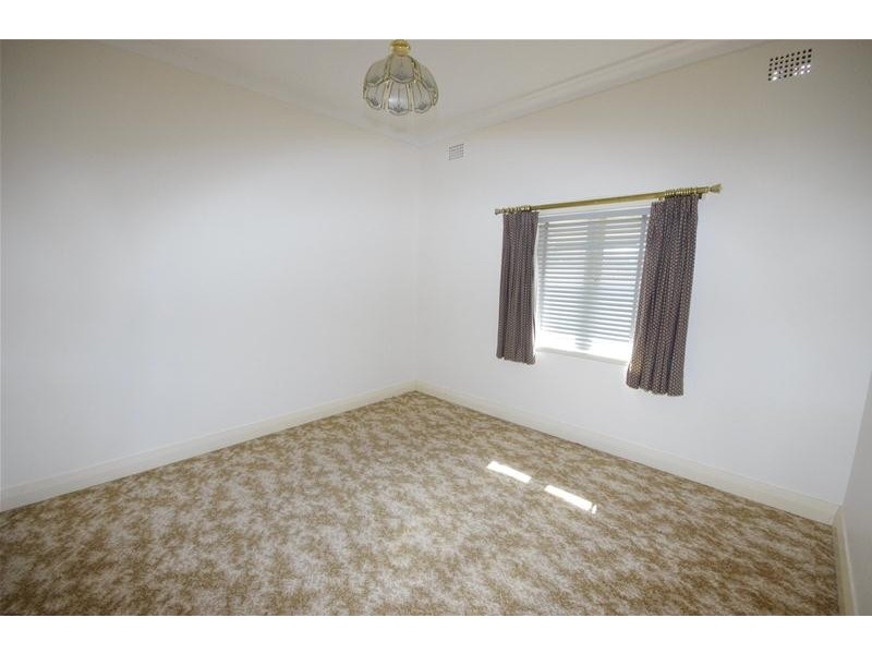 35 Liverpool Street, Cowra NSW 2794