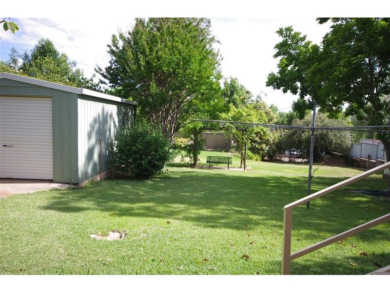 35 Liverpool Street, Cowra NSW 2794