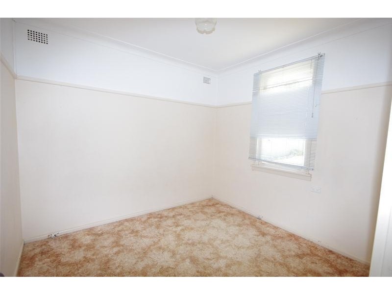 8 Myall Street, Cowra NSW 2794