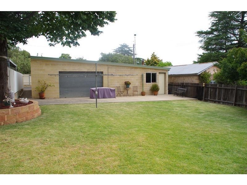 17 Waugoola Street, Cowra NSW 2794