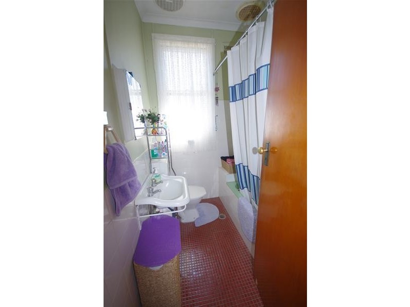 32 Macassar Street, Cowra NSW 2794